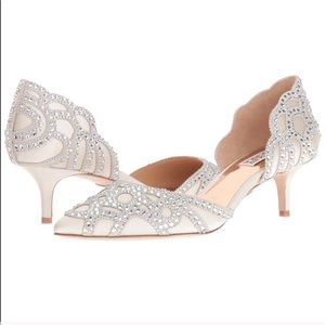 Badgley Mischka Ginny kitten heels in Ivory with rhinestones, size 9